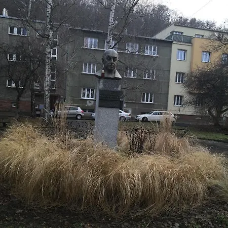 Economy Flat 18 Minutes From Vaclavske Namesti Апартаменты *