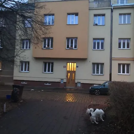 Economy Flat 18 Minutes From Vaclavske Namesti *