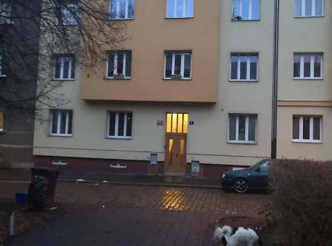 Economy Flat 18 Minutes From Vaclavske Namesti *