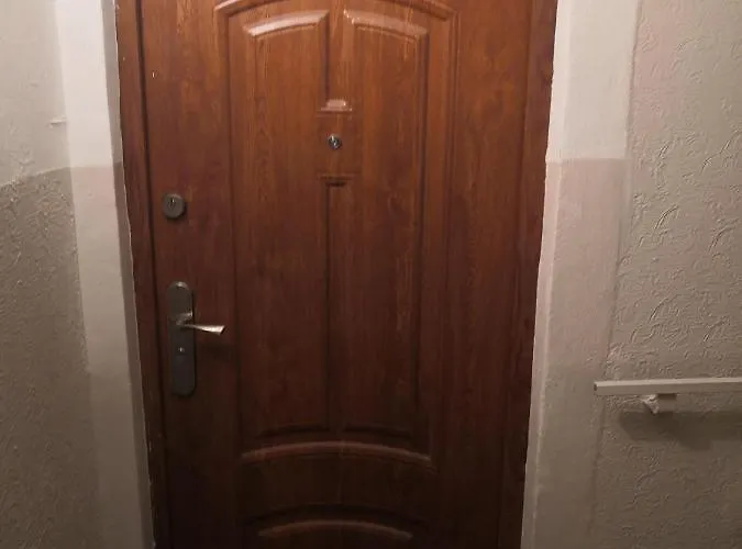 Economy Flat 18 Minutes From Vaclavske Namesti *
