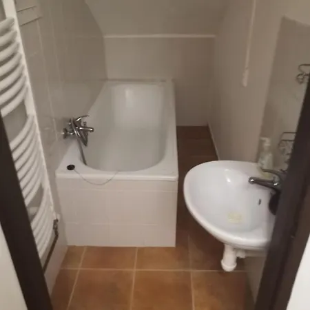 Apartmán Economy Flat 18 Minutes From Vaclavske Namesti *